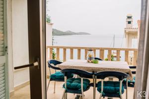 Two-Bedroom Apartment with Sea View room in Apartments Horizont