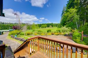 Chehalis Retreat with Scenic Views!