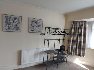 Large 4 bedrooms golders green