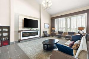Best Western West Towne Suites