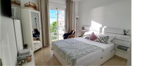 Seaside Serenity - Stylish Apartment with Spectacular Views