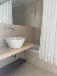 Apartamento vista al rio- TOPACIO TOWER