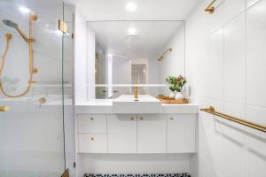 Seaside Serenity at Alex Heads