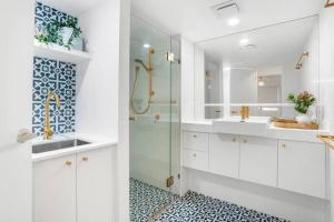 Seaside Serenity at Alex Heads