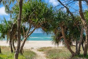 Beachside Bliss on Marine - 3BR Apartment by uHoliday