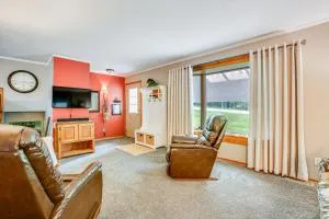 Cozy Michigan Retreat Near Sleeping Bear Dunes! - Interlochen