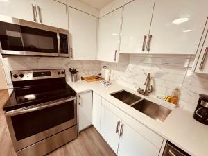 unit #203 Cozy Mountain View 1BR in DT