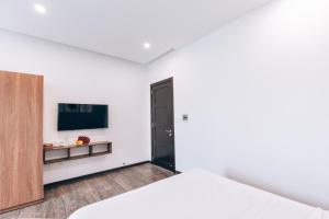 LUXURY VILLA RETREAT IN DANANG 9 BEDROOMs