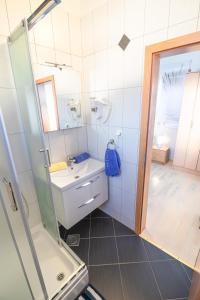 Apartments and rooms with parking space Baska, Krk - 23309