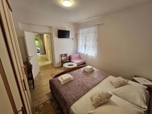 Apartments with parking space Mundanije, Rab - 23315