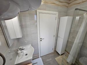 Apartments with parking space Mundanije, Rab - 23315