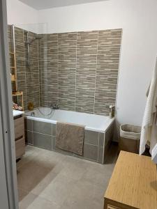 Appartements Mont d-Auron - 3p- residence neuve : Appartement 2 Chambres