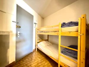 Studio cabine avec vue mer, 30m de la plage, parking. Wi-Fi et linge en option. - FR-1-338-542