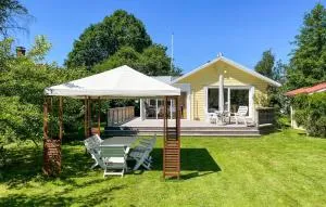 2 Bedroom Amazing Home In Frillesås - Grimmared