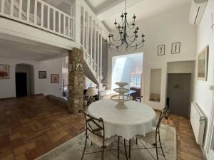 Villa 4 chambres avec piscine privée et climatisation - FR-1-100-339