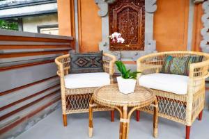 Dersik 1 BR Superior Balinese Style JU36