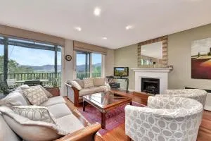 Villa 3br Zinfandel Villa Resort Condo located within Cypress Lakes Resort nothing is more central - Cessnock