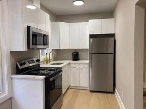 New Dearborn Luxury Relax, Explore, Repeat