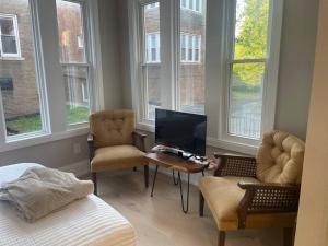 New Dearborn Luxury Relax, Explore, Repeat