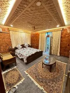 Kashmir Aikyam House - Kanzalwan