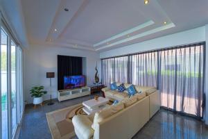Luxury 4 Bedroom Pool Villa - PV8