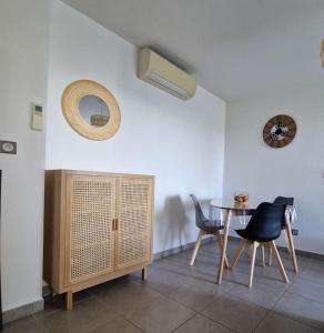 Le Grand Large T2 climatisé à 200 m plage, parking