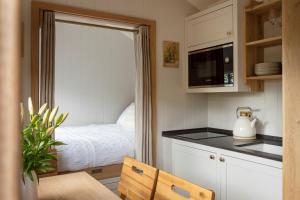 Mr McGregor’s Garden Shepherds Hut Chatsworth