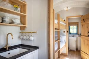 Mr McGregor’s Garden Shepherds Hut Chatsworth