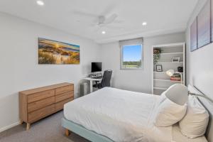 Sleek Kensington 2-Bed with BBQ Area & Gym