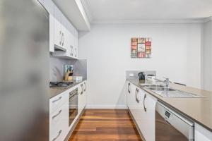 Coastal Parkside - Glenelg North - C21 SouthCoast Holidays