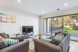 Coastal Parkside - Glenelg North - C21 SouthCoast Holidays