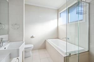 Coastal Parkside - Glenelg North - C21 SouthCoast Holidays