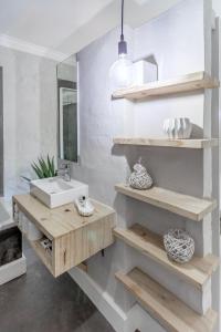 Sandton Cozy Apartment