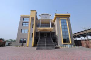 Maryada Maitri Resort -100 Rooms & 3 Banquets