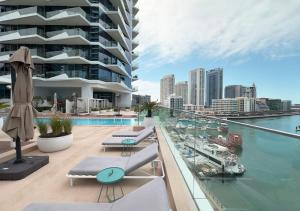 Stunning 1BR in Stella Maris, City View, Marina