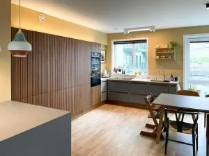 Modern 4 bedroom townhouse with patio and garden - Malvik