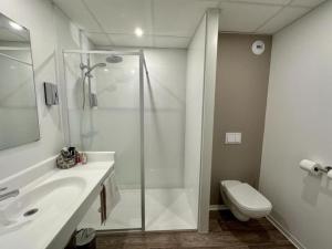 Hotels The Originals City, Relais d'Estillac, Agen Sud : Chambre Double Standard