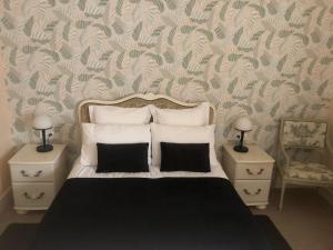 B&B / Chambres d'hotes BandB 53 : Chambre Double avec Salle de Bains Privative