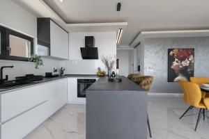 Lux Penthouse Panoramic View with jacuzzi