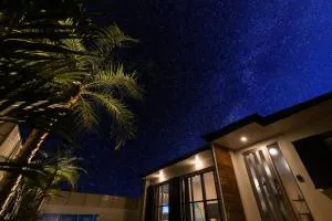 広い庭でプールとバーベキューが楽しめる!和室とキッズスペース付き! - Yaese