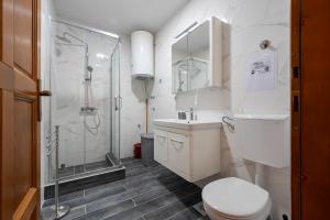 Golden View Apartments