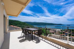 Golden View Apartments