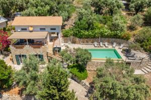 Villa Cristina - Charming Villa with Stone and Wood Elements in Sivota Bay