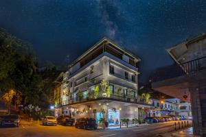 Nunuk Ragang Hotel
