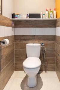 Villas Les Arenes Wi-Fi Climatisation Jardin Netflix 10 mn coeur de ville : photos des chambres