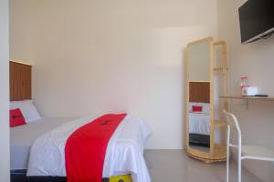 RedDoorz near Laweyan Gentan