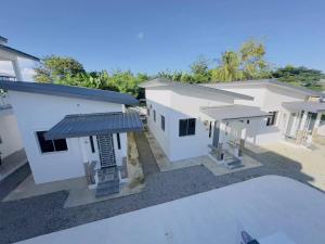 AMBERHOUSE 2