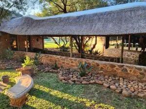 Rocking Giraffe Bush Lodge - Tiokweng