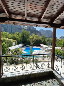 Mpoufidis Rock House Meteora