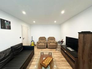 Spacious 3 bedroom apartment step to Varna Sea Garden and beach